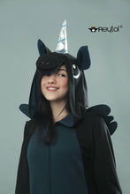 Cargar imagen en el visor de la galería, Kigurumi Unicornio Negro Con Petroleo Adulto
